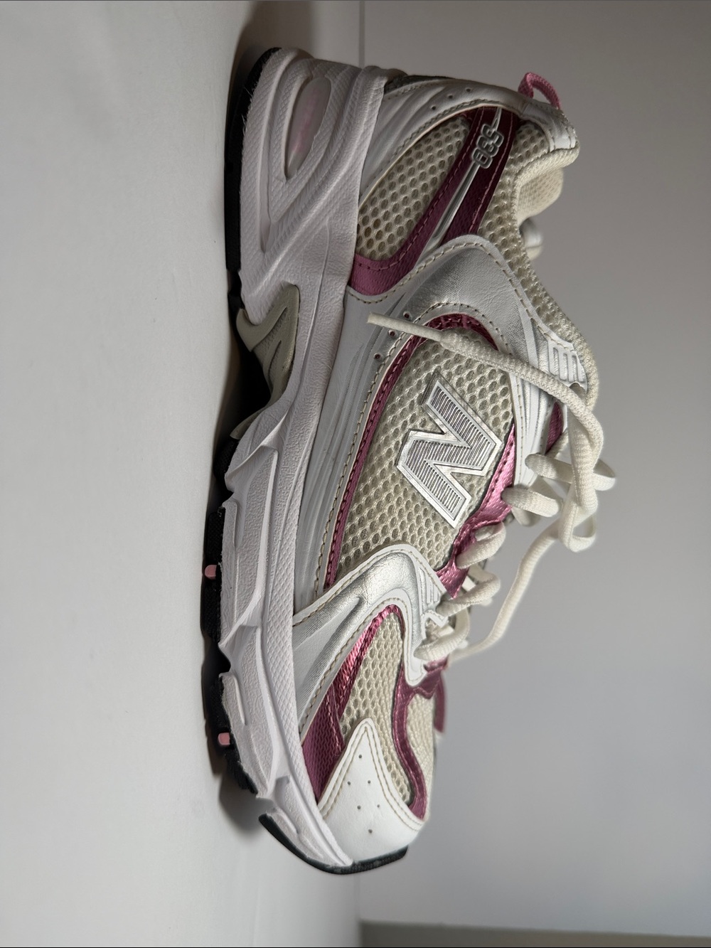 New Balance Women's White and Pink Athletic Sneakers